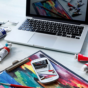 哺乳期后多久能做眼袋手术，主要取决于妈妈的身体恢复状况